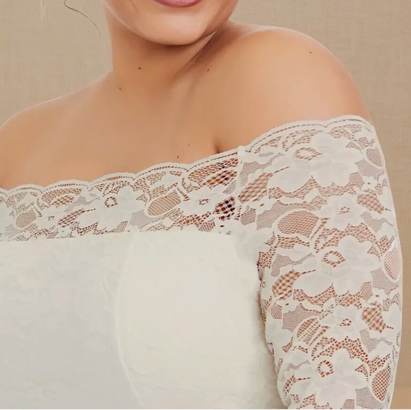 Bodycon White Dress Torrid - Picture 3 of 13